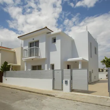 Imagine You And Your Family Renting This Luxury Minutes From The Beach, Protaras 1470 *