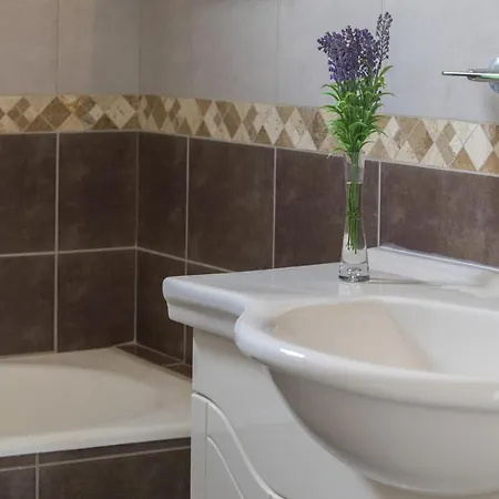 Imagine You And Your Family Renting This Luxury Minutes From The Beach, Protaras 1470 וילה פאראלימני