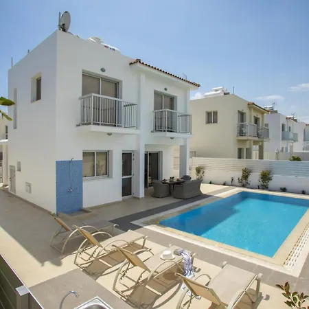 Villa Imagine You And Your Family Renting This Luxury Minutes From The Beach, Protaras 1470 *